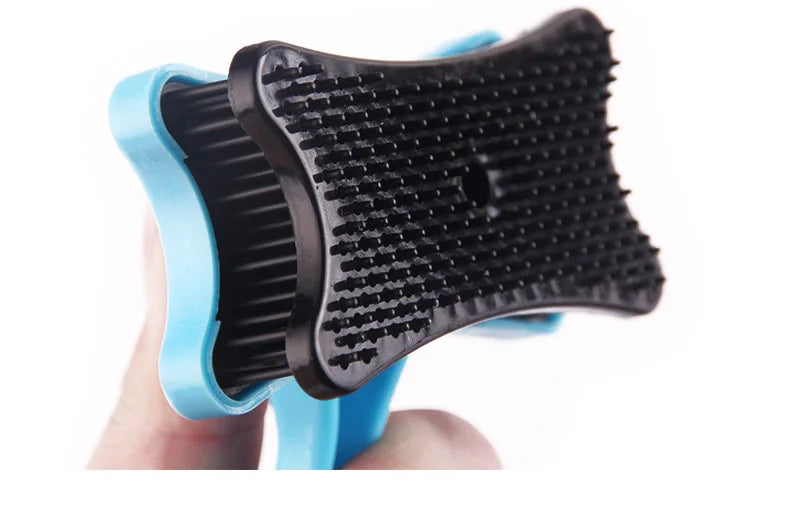 Brosse pour chat avec outil d'épilation à bouton-poussoir